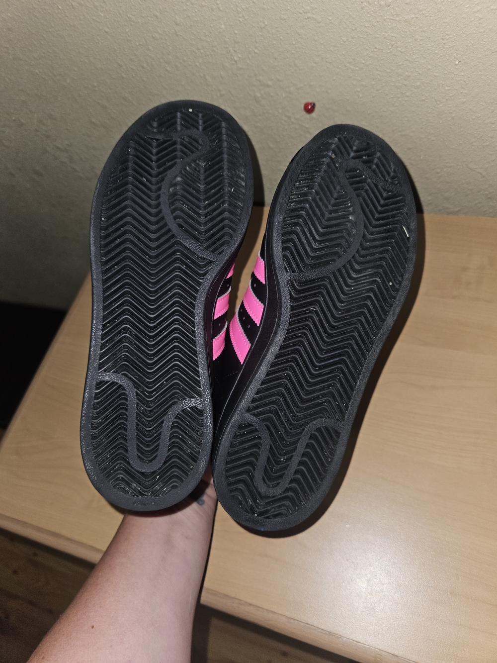 Adidas women Black & Pink Casual Sneakers Like New! - Picture 3 of 6